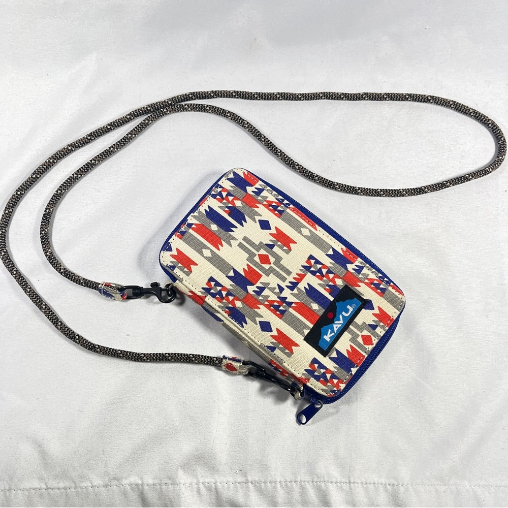 Kavu Go Time Crossbody Wallet Zip Around Aztec EUC